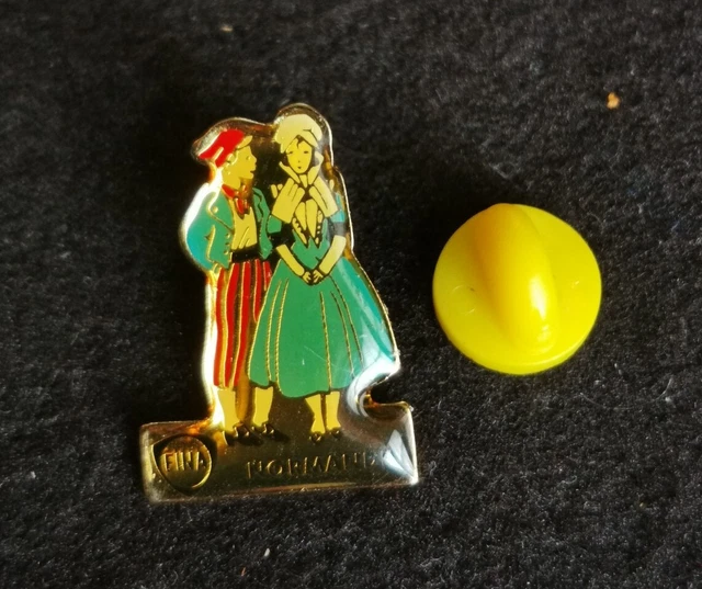 Pins collection Fina Normandie vache normande pin's vintage pin publicitaire
