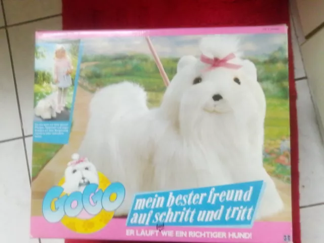 Spielzeughund NEU Hasbro mit Funktion Gogo läuft mit Fernbedienung an der Leine 