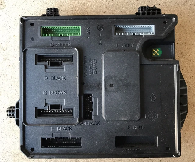 Boitier BCM Continental Renault Scenic 3 1.9 Diesel 284B13297R – Recycl
