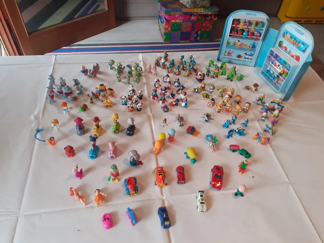 Kinder Sorprese Ovetti e Stickeez