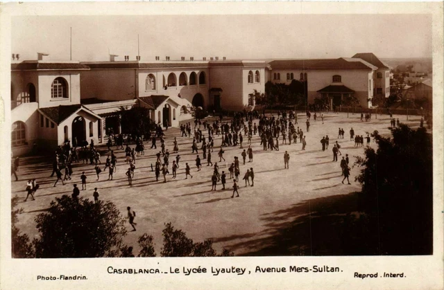 CPA AK Casablanca - Le Lycee Lyautey - Avenue Mers-Sultan MAROC (963454)