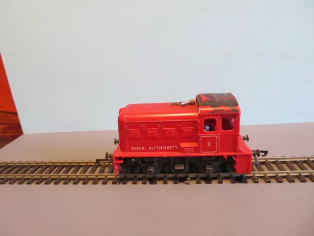 Tri-ang Hornby R253 OO Gauge Dock Authority 0-4-0 Red Diesel Loco - Unboxed