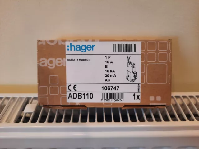 10 Amp RCBO ~ Hager ~ Curva B ~ B10 RCBO ~ 30 mA ~ 10kA ~ ADB110 - Nuovo