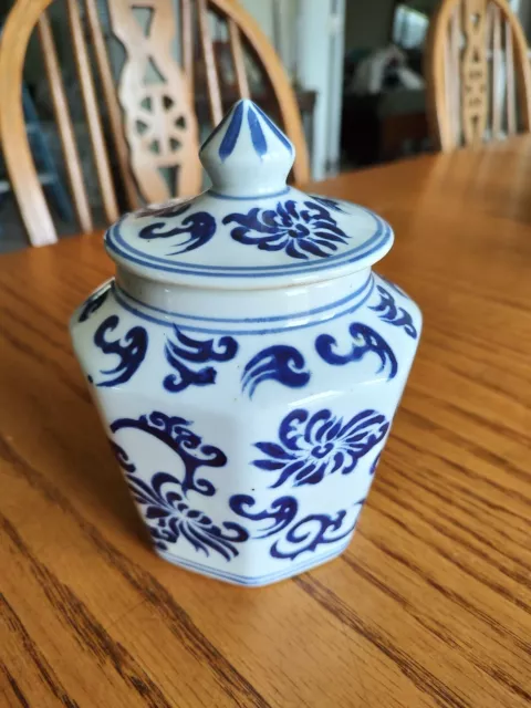 1970s Seymour Mann China Octagonal Blue & White Ginger Jar Vase w/ Floral Scene