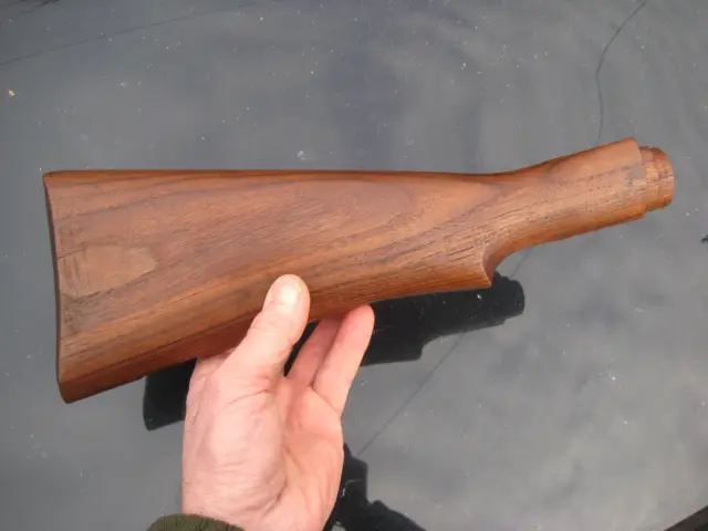 WW2 1944 LEE ENFIELD Walnut STOCK Rifle BUTT:  H.M. Co LTD /I   + 1 Pullthrough