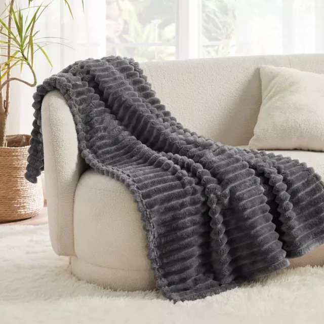 Bedsure Sherpa Fleece Throw Blanket - Single, Grey, 130x170 cm 2