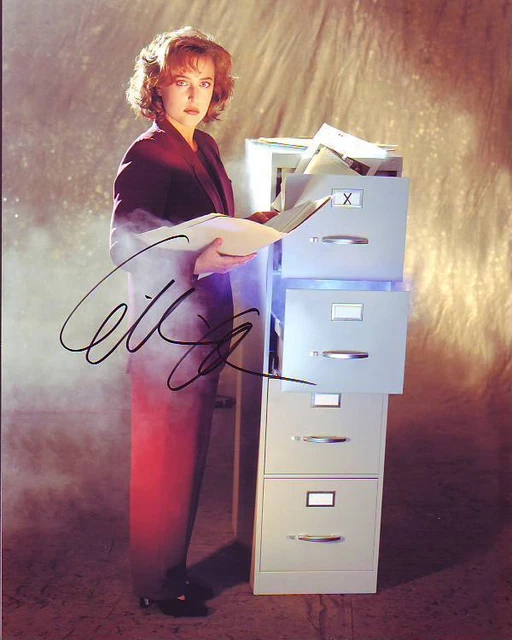 Gillian Anderson Signed Autographed 8x10 The X-Files Dana Scully Photograph