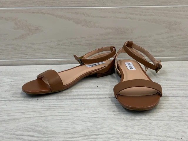 Lahnee sandal deals