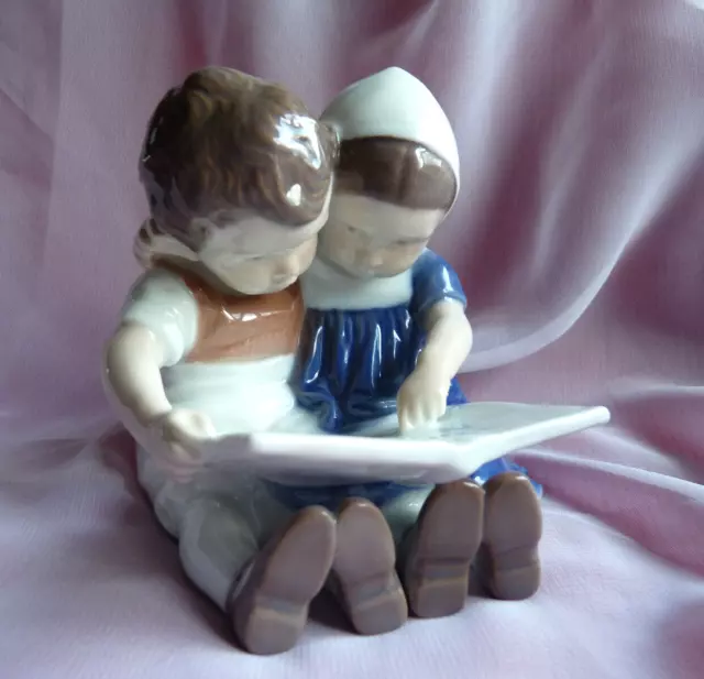 B&G Bing and Grondahl Denmark Boy Girl Reading Porcelain Figurine #1567