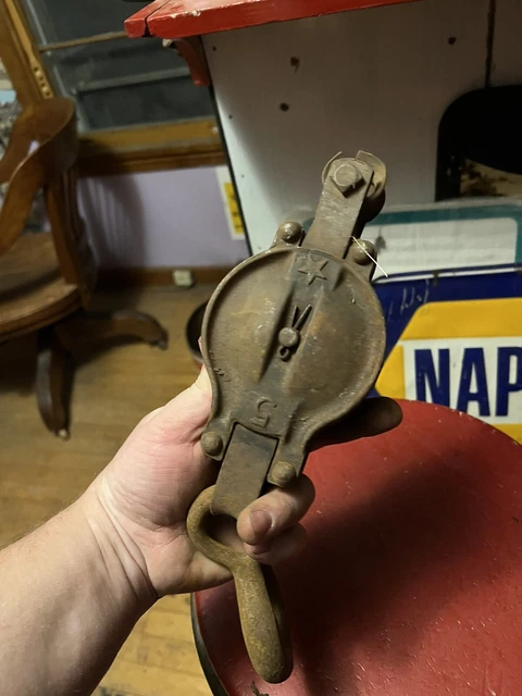 Antique Old Cast iron Star Brand Hay Trolley Carrier Barn Drop Rope Pulley USA 8