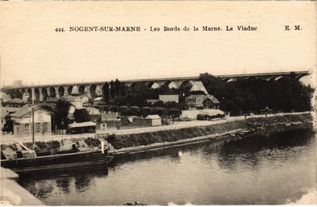 CPA Nogent sur Marne Les Bords de la Marne Le Viaduc (1348159)