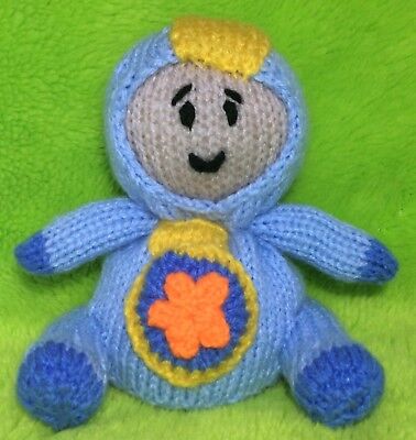 Knitting Pattern-SUPERMAN ispirato CHOCOLATE ORANGE copertura o 14 cm giocattolo 