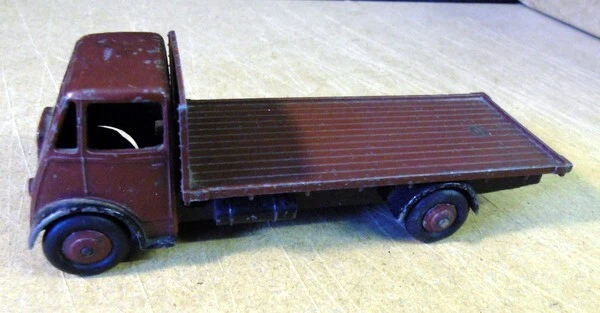Dinky Toys GB N°511 Camion Guy Vixen 4T - Échelle 1/50 - Zamak Beige - Occasion