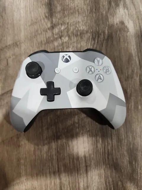 Microsoft Xbox One Wireless Controller Model 1708 Winter Forces Camo White Gray