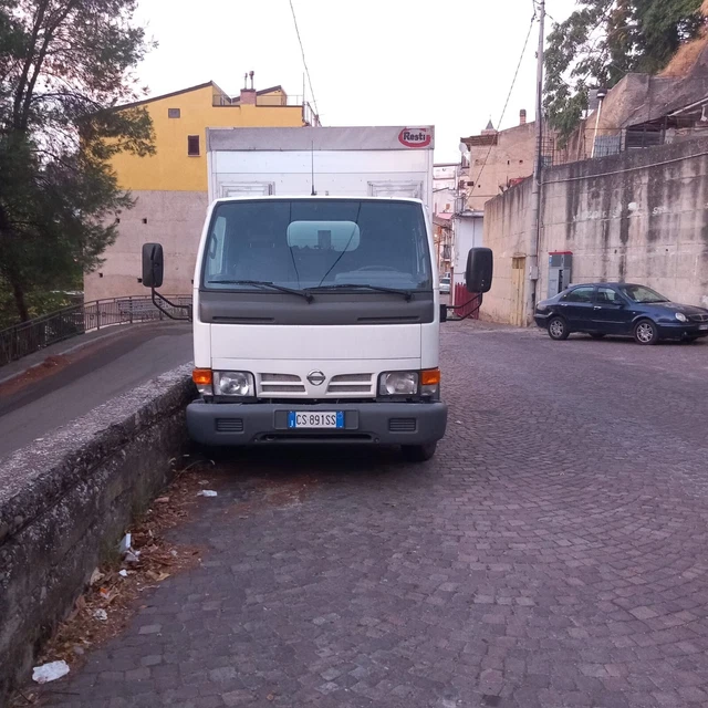 Autocarro Nissan Cabstar 35/15