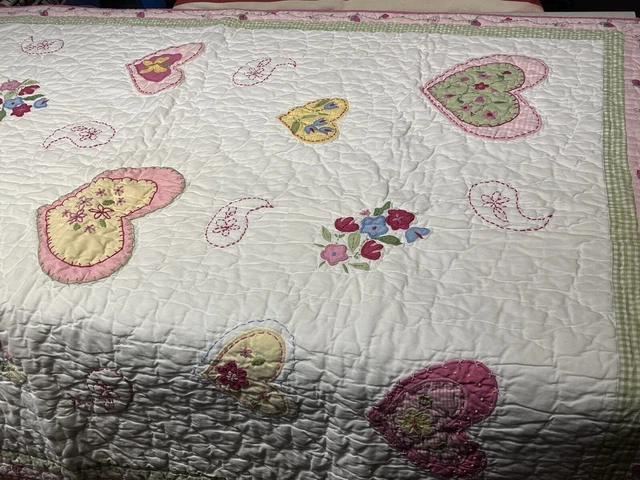 Pottery Barn Kids HEARTS & FLOWERS  REVERSIBLE QUILTED Crib Quilt/Blanket