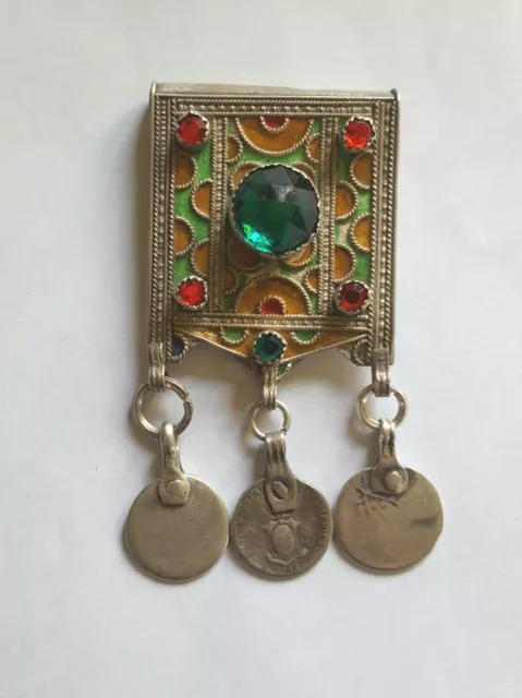 Morocco – Berber silver, enameled pendant and glass beads in cabochon for neckla