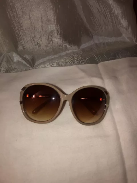 WOMAN'S American Eagle Outfitters OVERSIZED BEIGE/NUDE SUNGLASSES