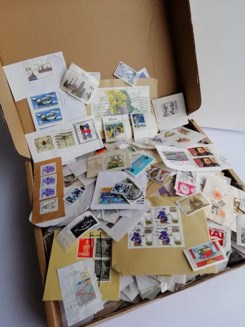 Briefmarken, Deutschland u. Welt, 80er u. 90er Jahre, auf Papier u papierfrei