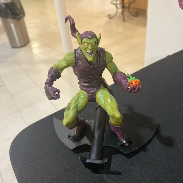 Diamond Select Toys Marvel Select Green Goblin Action Figure W/ BAT Copter