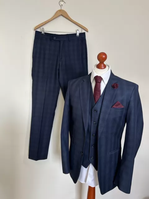 Men’s house of cavani 3 piece suit Blue Check Chest 38R Waist 32R Leg 31.5