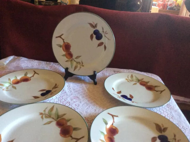 Royal Worcester Evesham Vale Dessert / Salad  Plates X 5