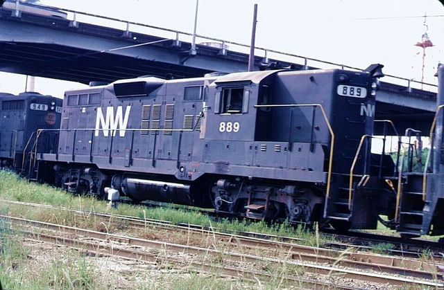 Duplicate Kodachrome Slide Norfolk & Western Gp-9 #889 Houston, Tx Oct. 7, 1978