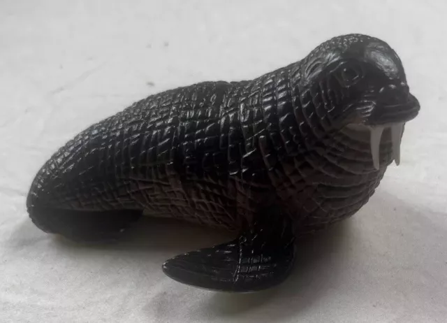 Large Walrus Wild Animal Sea Ocean Life Toy Figurine Figure 1991 Vintage Plastic
