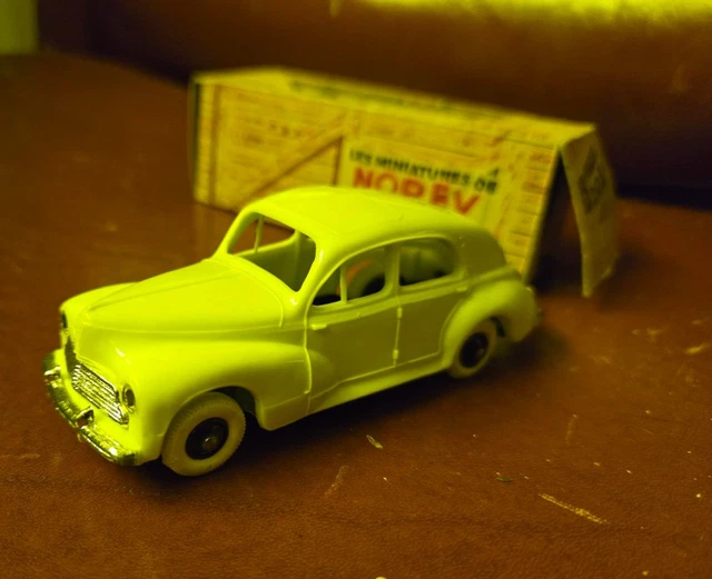 Miniature Norev Peugeot 203 Coupé Rouge - Premier Modèle 1946 - échelle 1/63 - Tôle