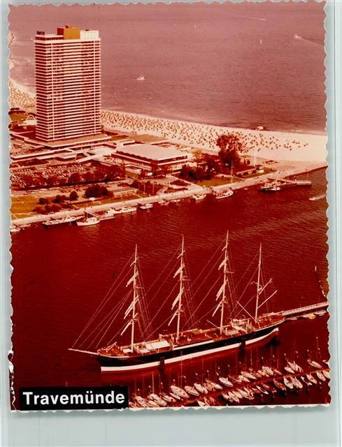 40024001 - 2401 Travemuende aerial view sailing ship Passat sailing ships