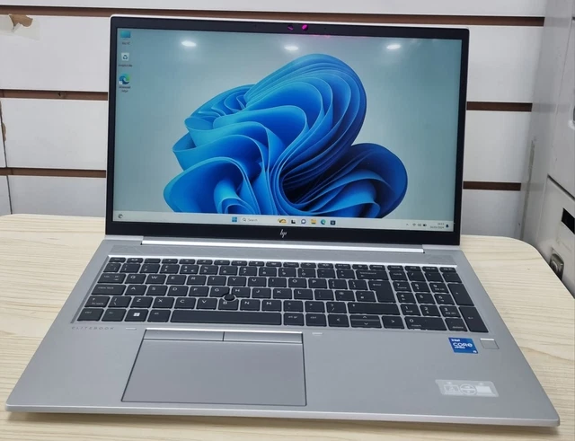 HP EliteBook 850 G8 15,6 1920 x 1080 Full HD Intel Core i5 1135G7 1 TB SSD 16 GB geheugen Windows 11 Pro 4G LTE webcam laptop (gereviseerd