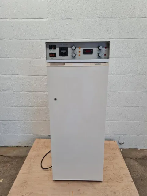 Gallenkamp Digital Cooled Refrigerated Incubator Model: ICI180.WT2.C Lab