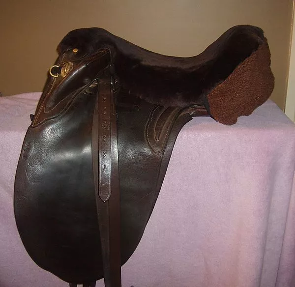 Sheepskin Seat Saver suit Stock Swinging Fender Half breed Brown AUSTRALIAN MADE