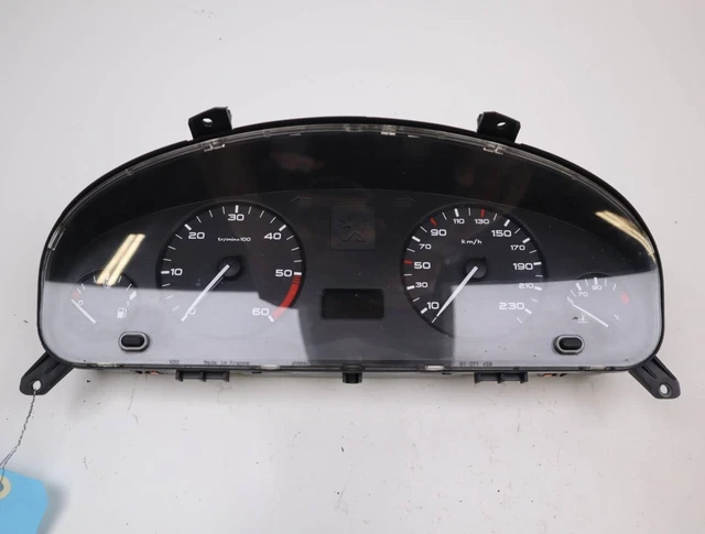 Compteur Peugeot 406 Coupé 2.2 HDI 16V Turbo - Réf: 45160439 / 6104YP