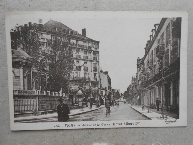 CPA allier vichy avenue de la gare et hotel albert 1er