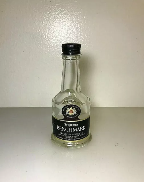 MINIATURE WHISKY BOTTLE (EMPTY):  SEAGRAMS BENCHMARK, KENTUCKY BOURBON; 1970's