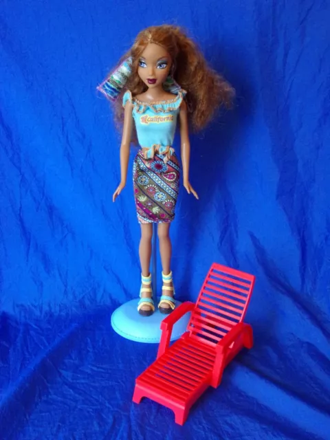 Barbie MY SCENE Madison Doll Jammin' In Jamaica Clothing Shoes Stand Mattel