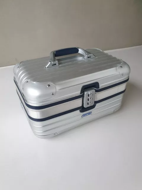 RIMOWA Silver Integral Beauty Case "Made in Germany" aus Aluminium TOP (500997)