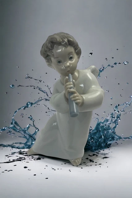 LLADRO #4540 "ANGEL WITH FLUTE/HORN" - 6 1/4" Tall - RETIRED 2006