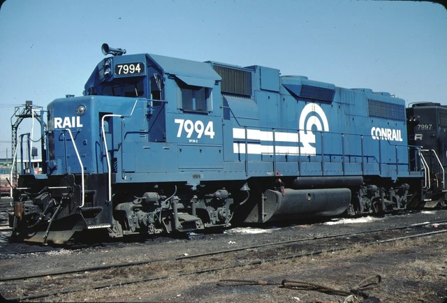 Conrail EMD GP38-2 Kodachrome original Kodak Slide