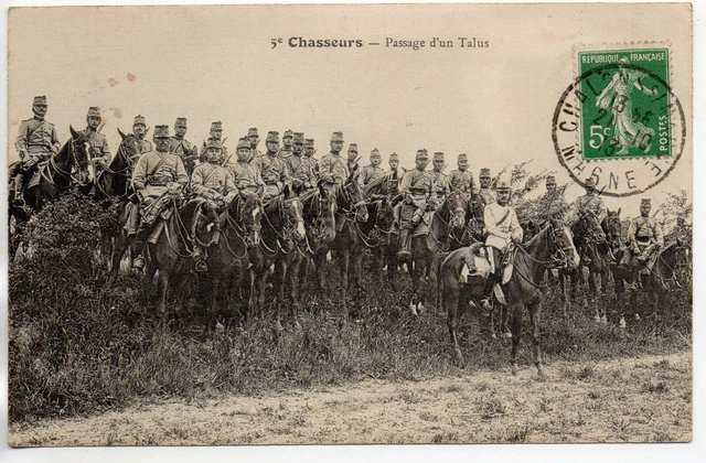 CHALONS SUR MARNE - Marne - CPA 51 - Militaires - 5eme Chasseurs - Passage Talus