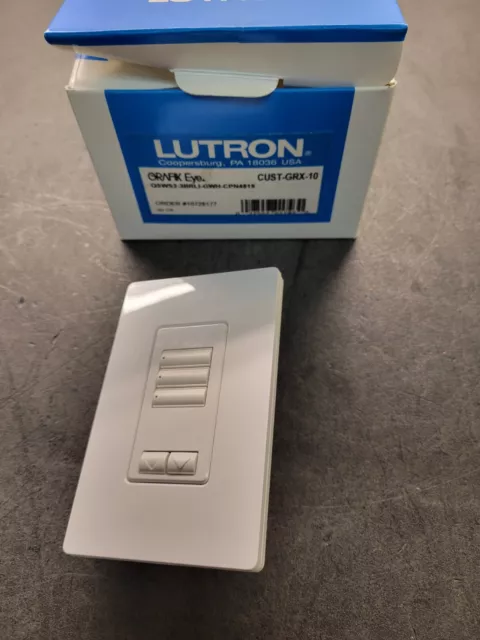 Lutron QSWS2-3BRLI-GWH-CPN4819 Grafik Eye Switch.