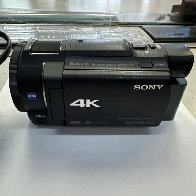 Videocámara con cámara móvil Sony FDR-AX33 4K Ultra HD