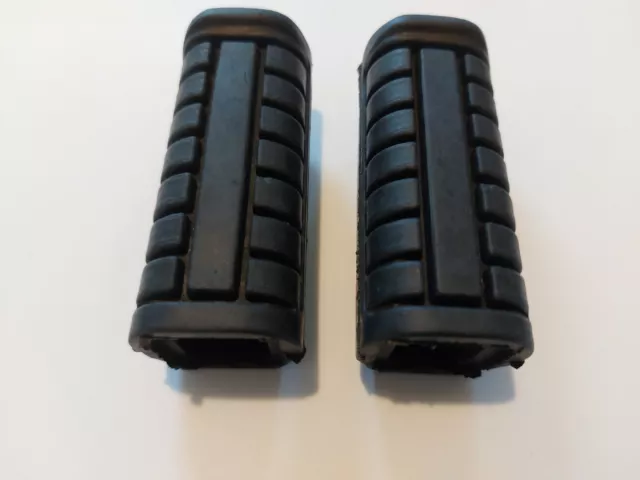 Motorcycle Footrest rubbers / Foot peg rubbers. 19 x 15mm hole / 85mm length.