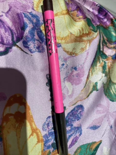 M.A.C Teyana Taylor Lippenstift in Albtmottenfarbe (burgund/braun)
