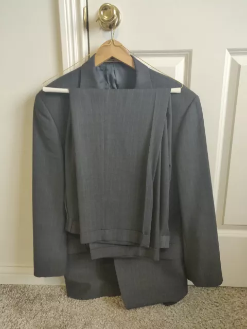 Men's Dark Grey 40R Suit