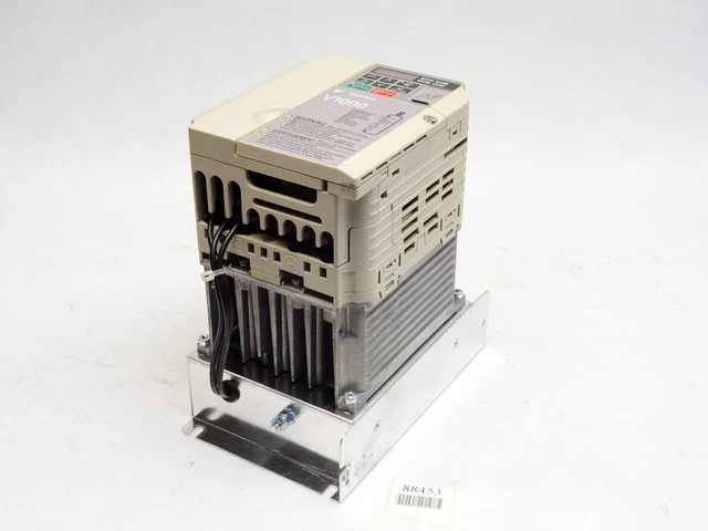 Yaskawa V1000 Frequenzumrichter CIMR-VC4A0004BAA 1.5KW + Filter A1000-FIV3010-RE