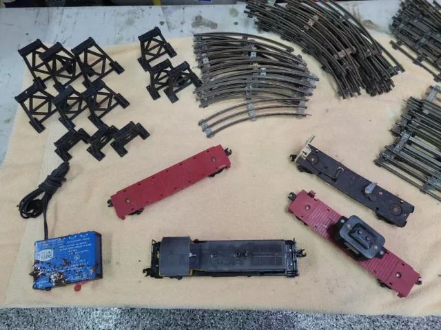 N-Vtg Lionel Union Pacific NW 7-58 Diesel Switcher,  Transformer car etc
