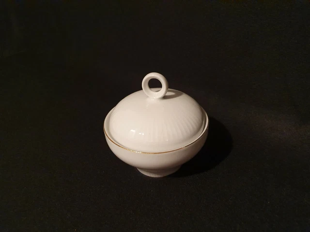 Zuckerdose aus der DDR Ilmenau Porzellan Graf von Henneberg Goldrand Geschirr