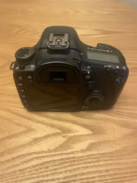 Canon EOS 7D 18.0 MP Digital SLR Camera - Black (Body Only)